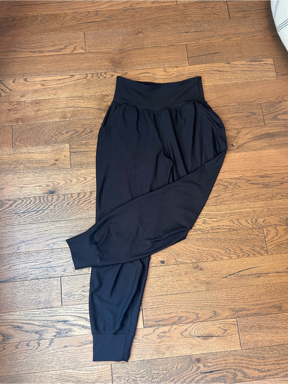 Old Navy Black High-Waist Joggers with Cuffed Ankles